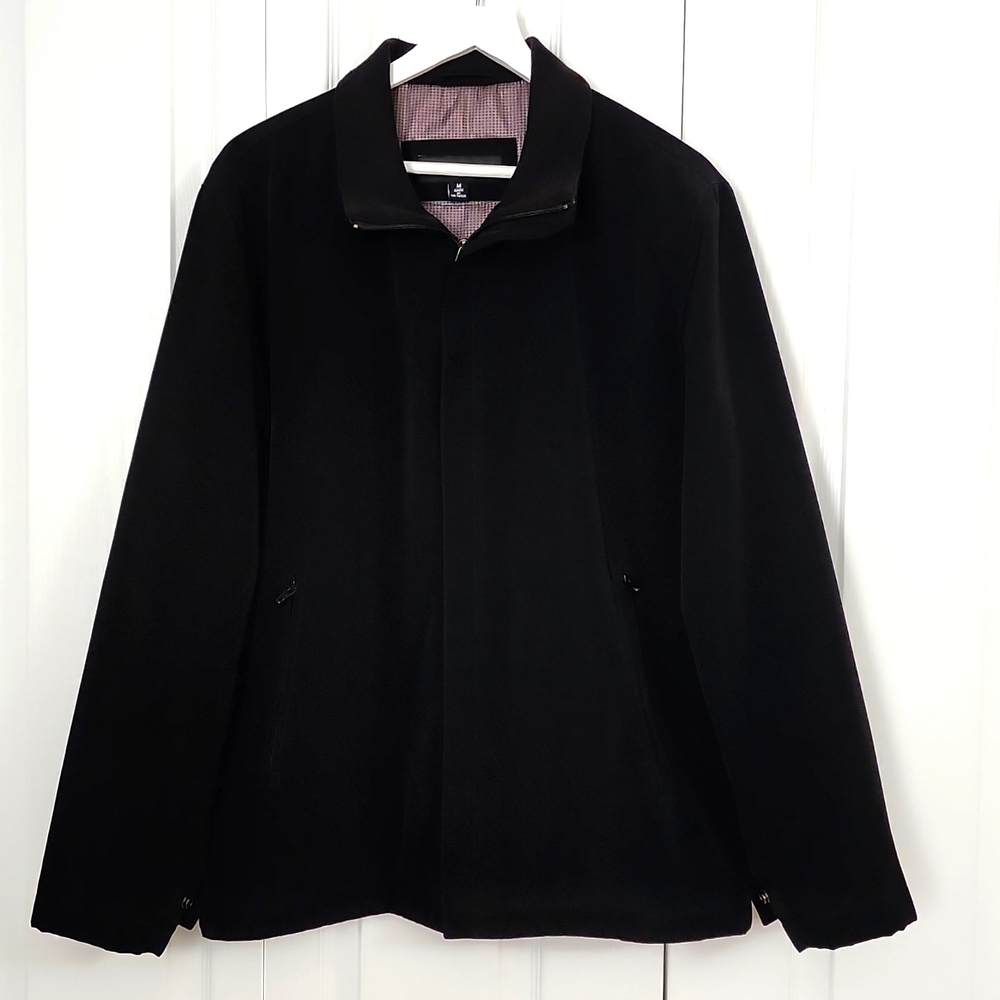 Axcess Men's black zip up jacket. Medium